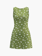 Ärmelloses, rückenfreies, kurzes Kleid mit Print